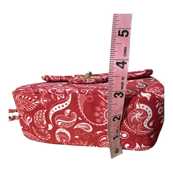 Red White Paisley Mini Crossbody Bag Gold Chain Strap - Picture 4 of 6